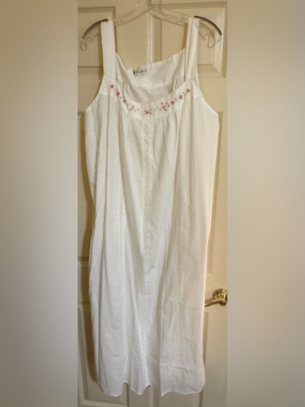 The 1 For U - White Cotton Embroidered Nightgown - Classic Women’s Sleepwear